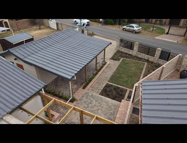 3 BEDROOM HOUSE FOR SALE IN HARTENBOS CENTRAL